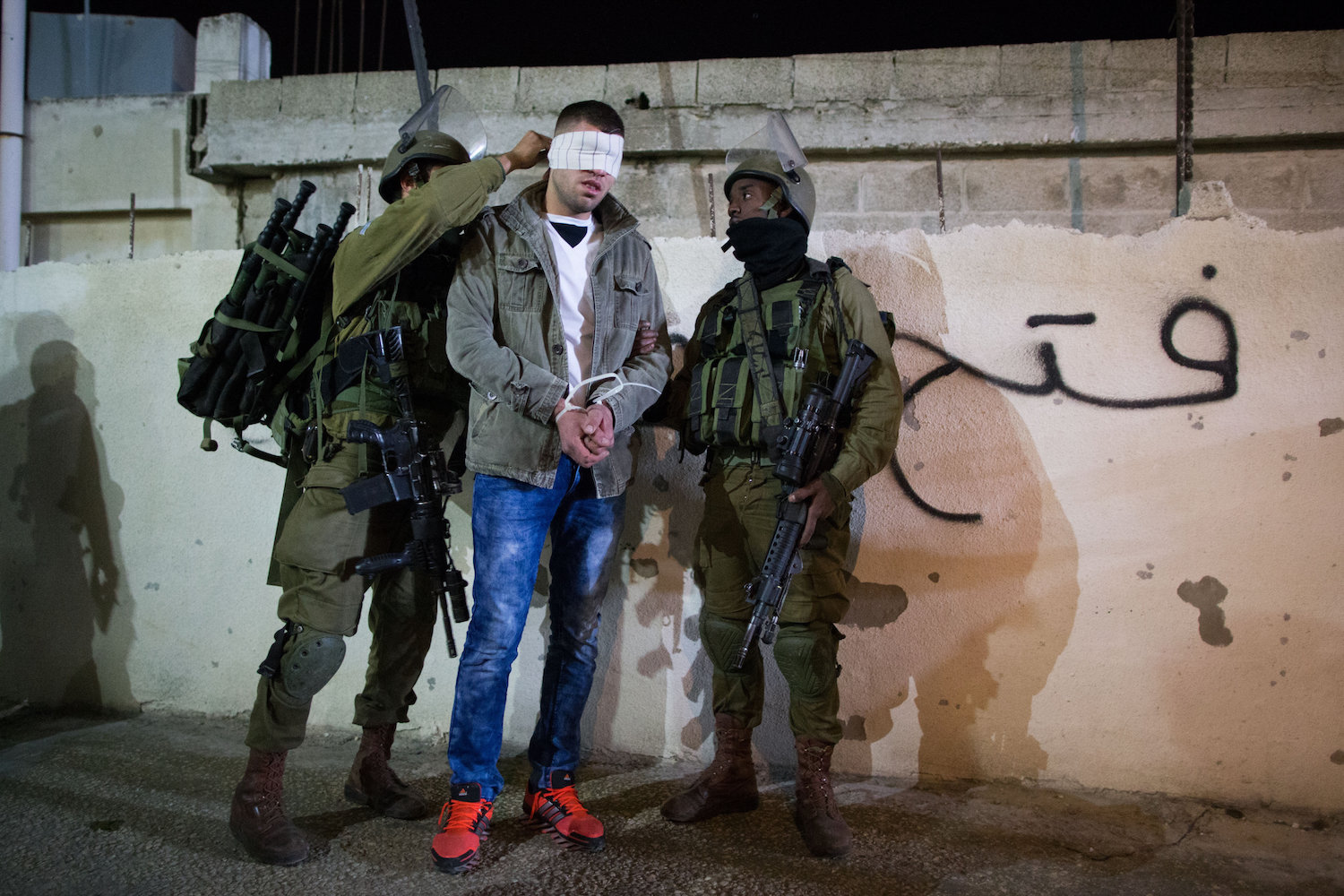 قوّات الاحتلال تعتقل 4 مواطنين بالقدس وجنين