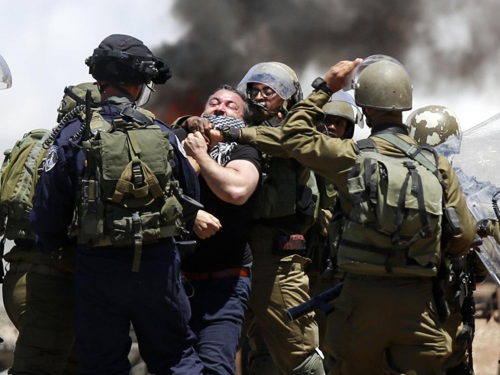 إسرائيل تواصل عدوانها.. حملة اعتقالات ومداهمات واسعة بالضفة