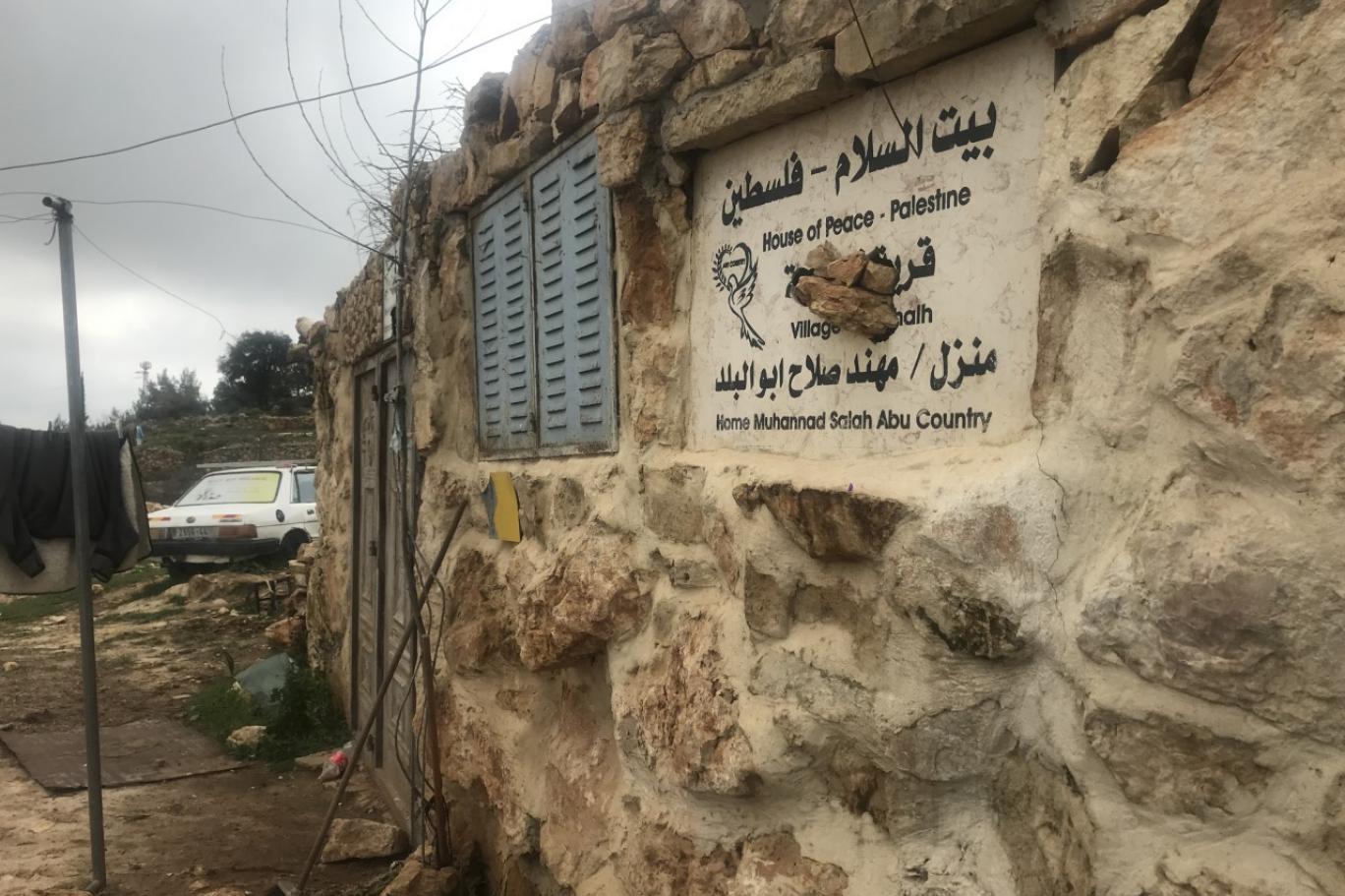 شوشحلة.. 4 فلسطينيين يدافعون عن قريتهم المهجرة