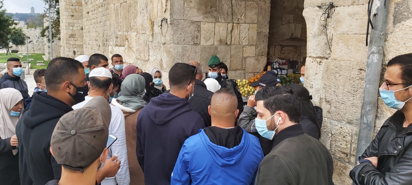 حواجز الاحتلال في القدس تعرقل وصول المصلين للأقصى