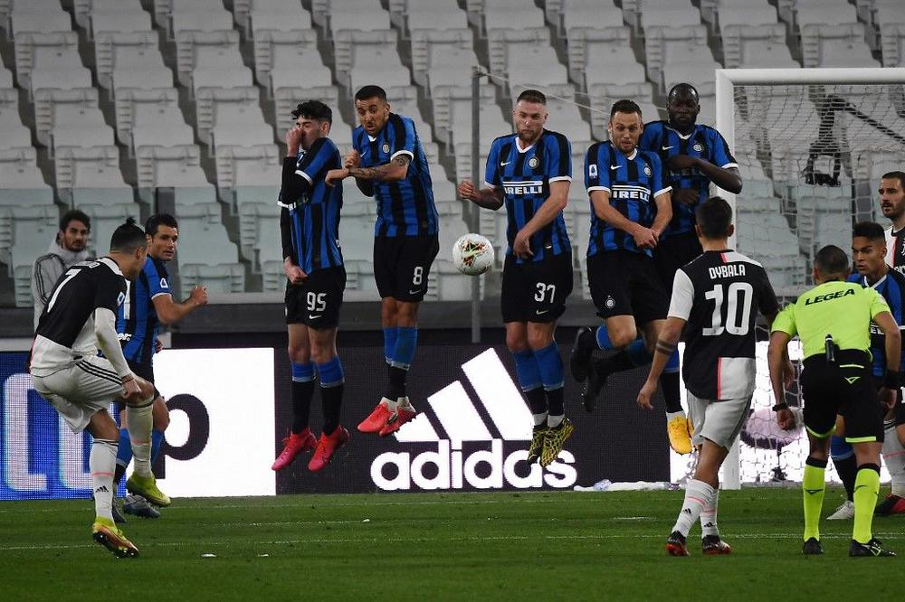 الدوري الإيطالي مهدد بإيقافه.. فمن سيتوج باللقب؟