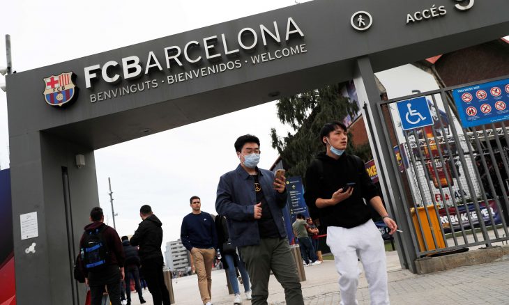 نادي برشلونة يتبرع بـ30 ألف كمامة للحكومة الكتالونية