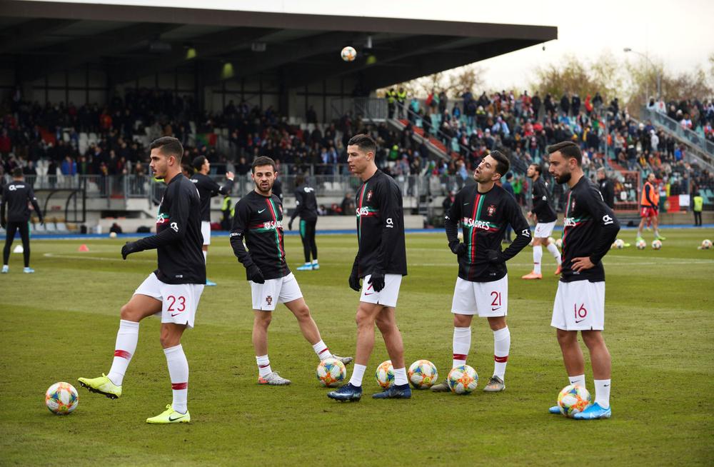 رونالدو يتقدم حملة دعم كرة القدم للهواة في البرتغال