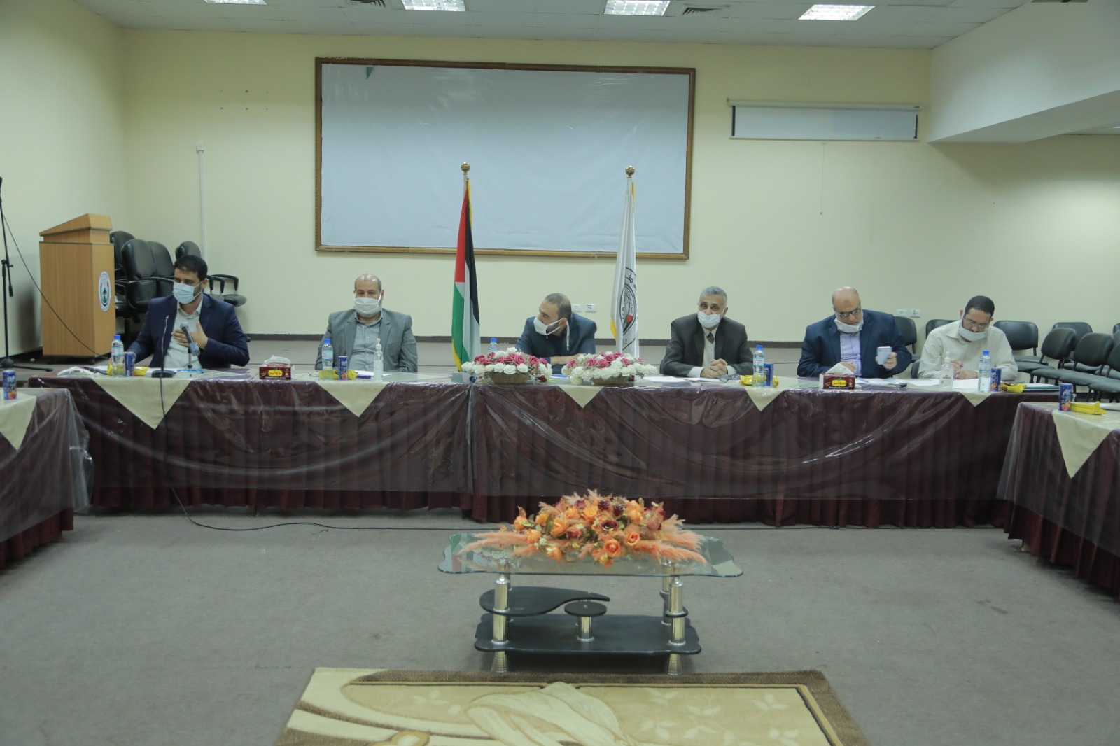تمديد إغلاق مساجد غزة.. والصحة تتابع 2017 مستضافًا بمراكز الحجر