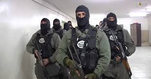 حماس تدين اعتقالات واعتداءات أجهزة السلطة بالضفة