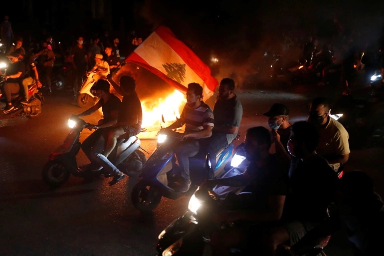 عشرات الإصابات في مواجهات ليلية في بيروت