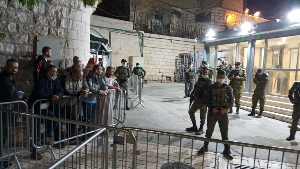 100 جندي إسرائيلي يقتحمون المسجد الإبراهيمي