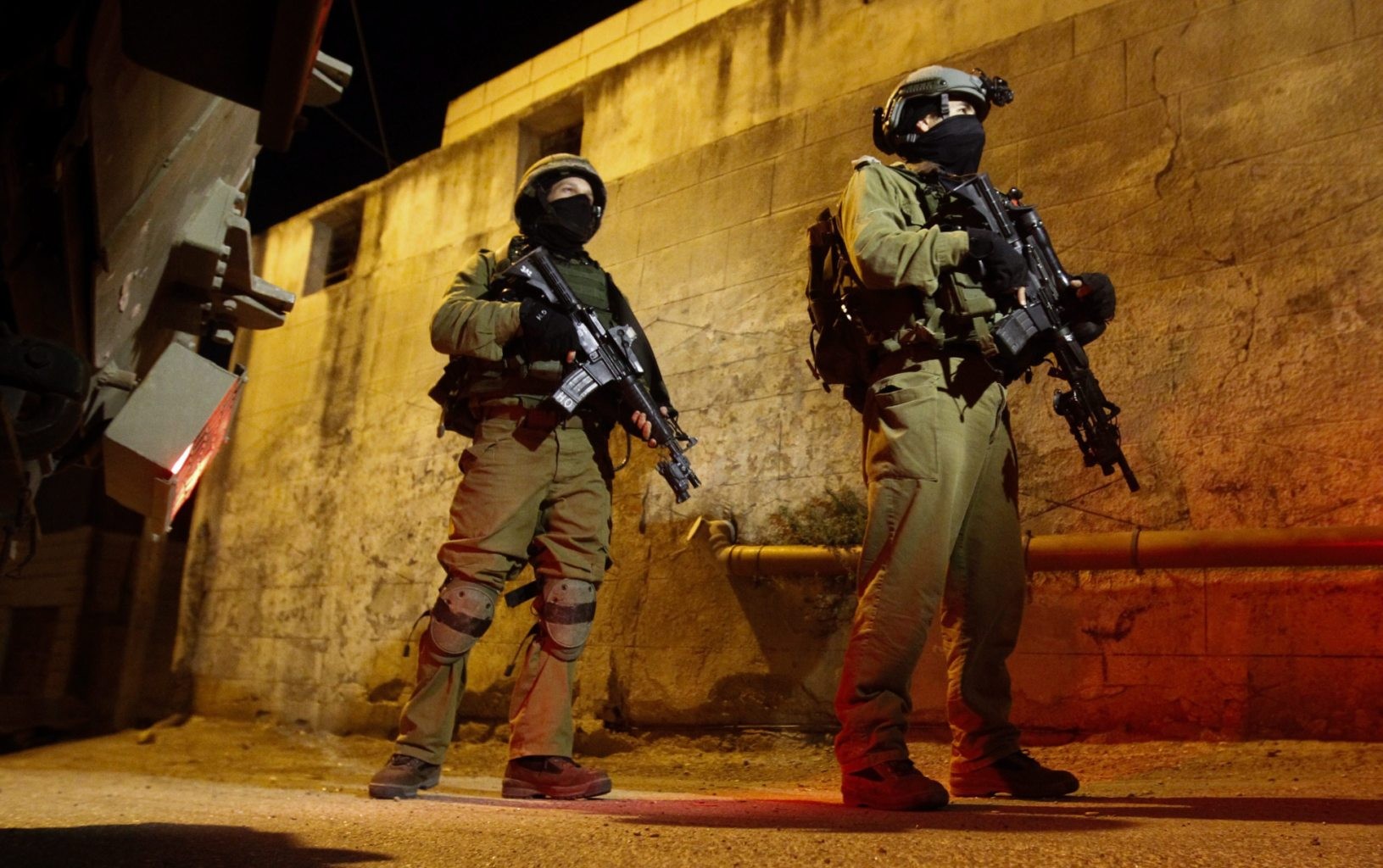 3 عمليات إطلاق نار في الضفة واعتقالات ومداهمات إسرائيلية