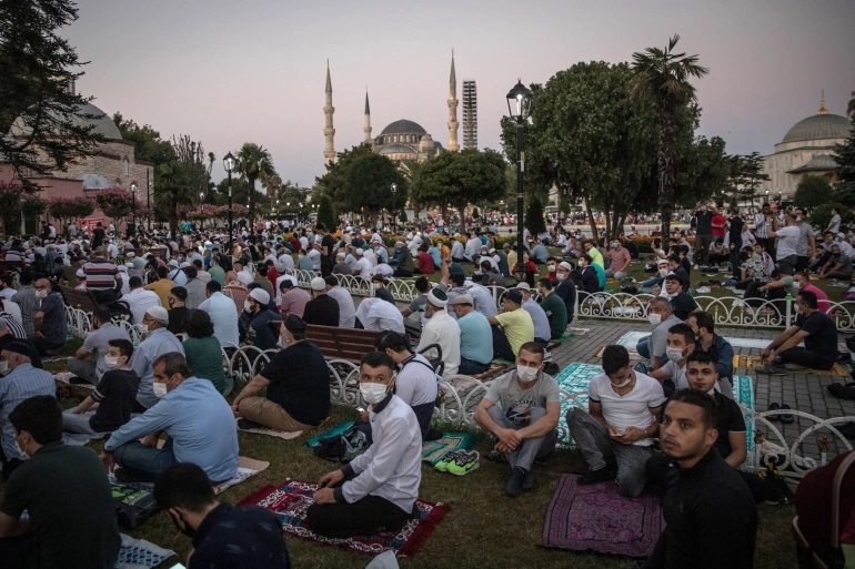 الصحة بغزة تدعو لأداء صلاة العيد في الساحات المفتوحة