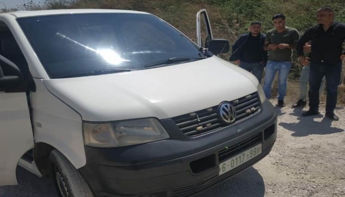 الاحتلال يحتجز 4 ضباط شرطة على حاجز حوارة جنوب نابلس