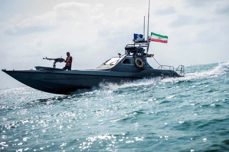 القيادة الأميركية الوسطى: قوات إيرانية تطلق سراح سفينة بالخليج