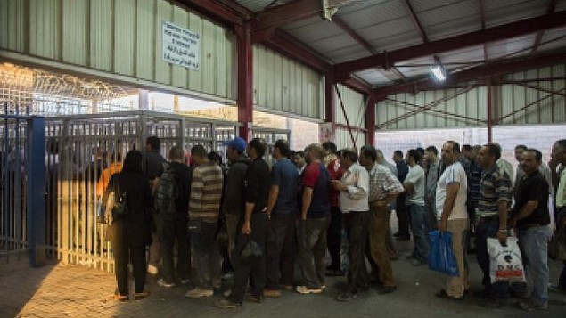 نقابات العمال بغزة تعلن التصعيد ضد تلاعب السلطة بالتصاريح