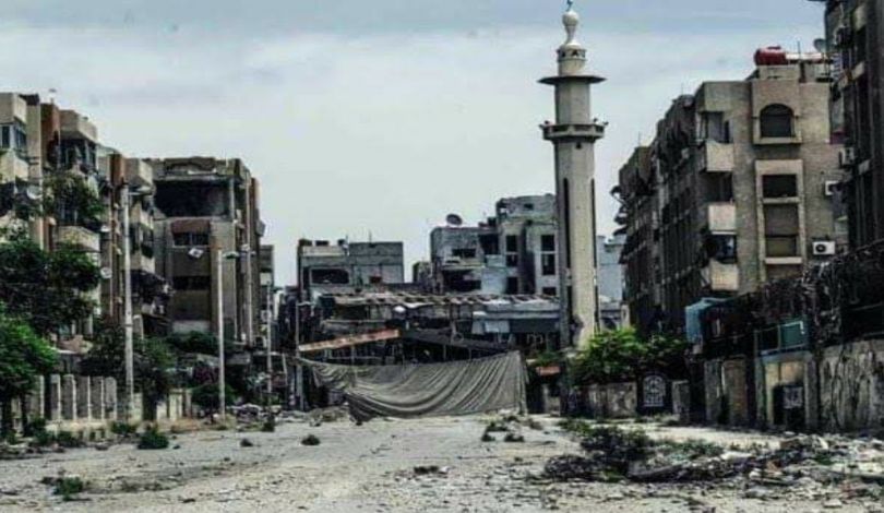 تواصل أعمال إزالة الأنقاض في مخيم اليرموك بسوريا