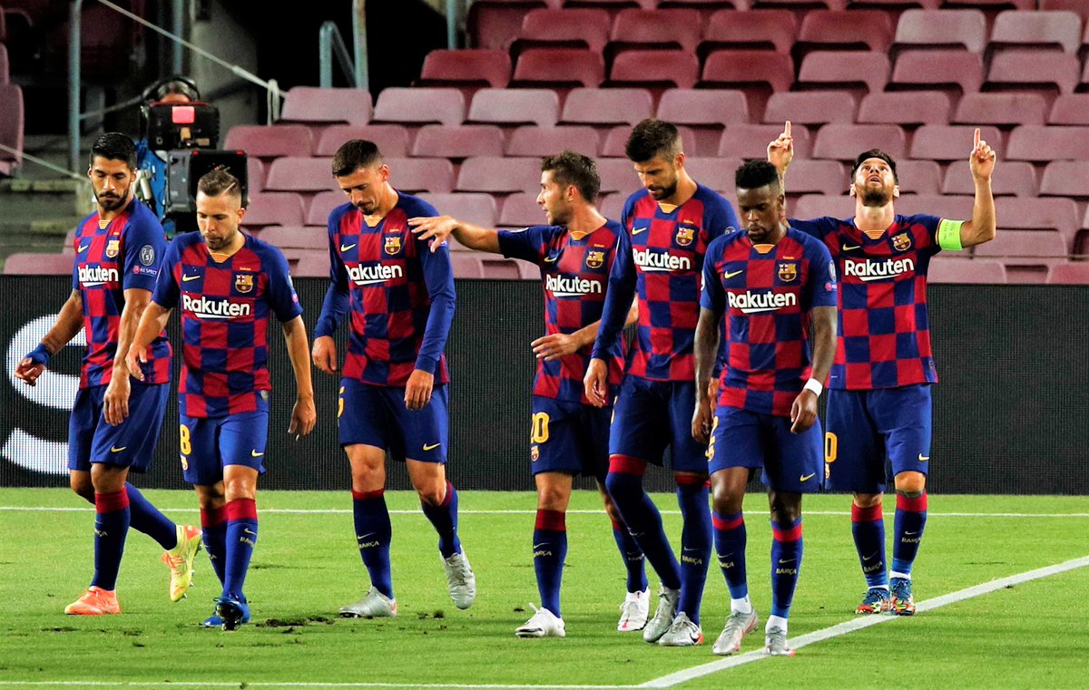 برشلونة يهزم نابولي بثلاثية ويبلغ ربع النهائي