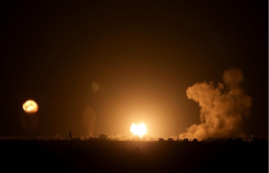 قصف إسرائيلي يستهدف 3 مواقع بغزة