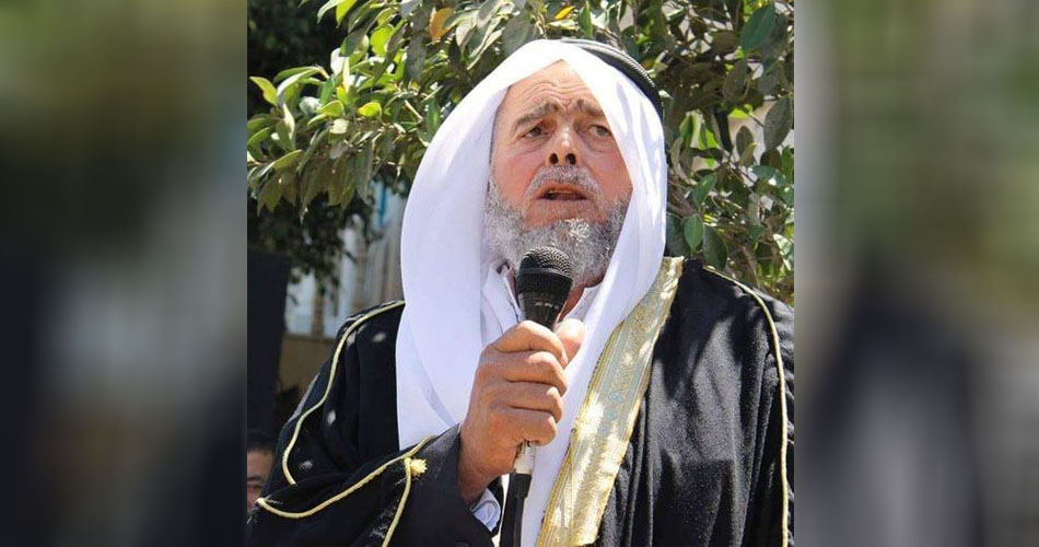 الشيخ أحمد أبو عرة.. يصارع كورونا بألم الإهمال ودعاء المحبين