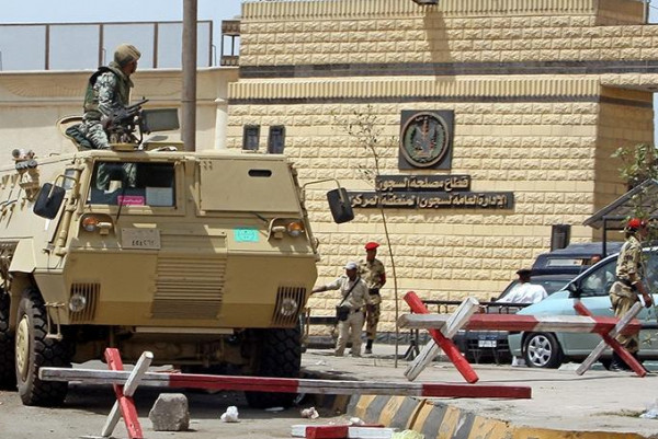 الداخلية المصرية: مقتل 4 سجناء وضابطين ومجند بمحاولة هرب من سجن طرة