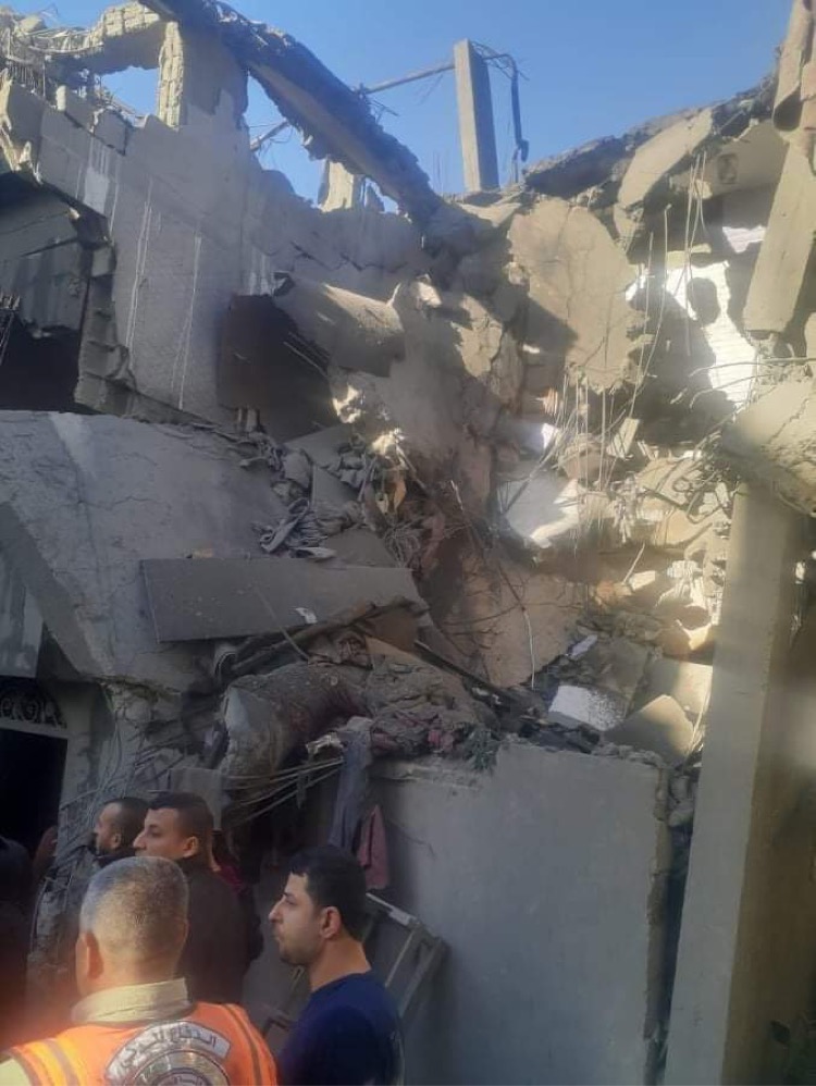 36 إصابة في انفجار ضخم بمنزل في بيت حانون