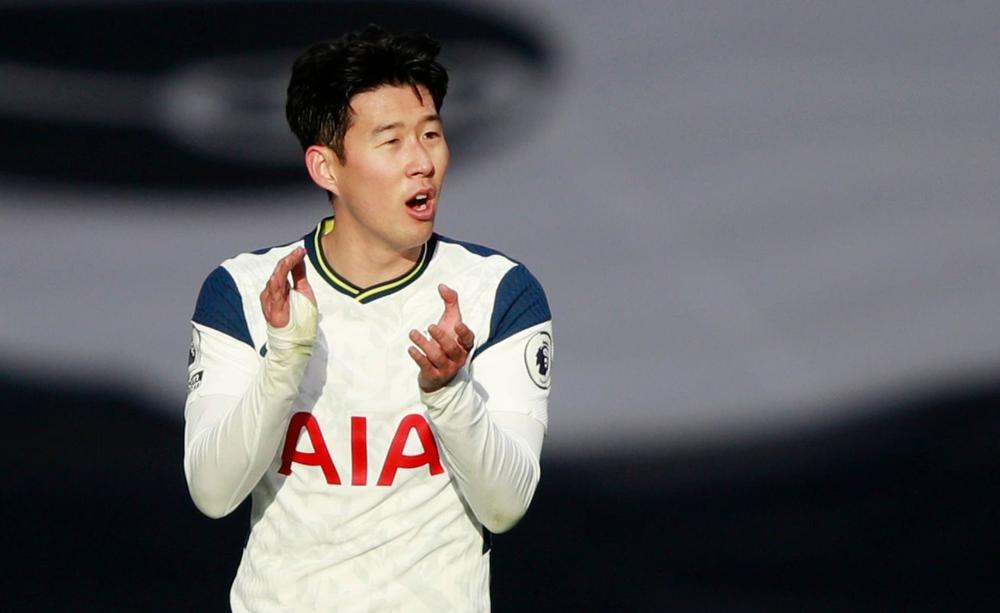 سون هيونغ مين ينال جائزة أفضل لاعب آسيوي يلعب خارج القارة