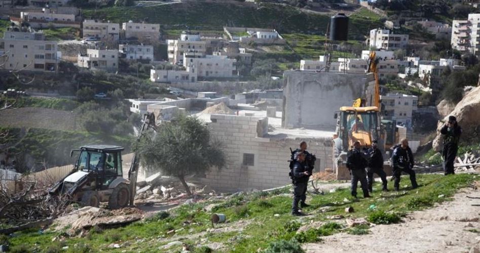 خطر الهدم يهدد حياة مئات الفلسطينيين في قرية زنوتا