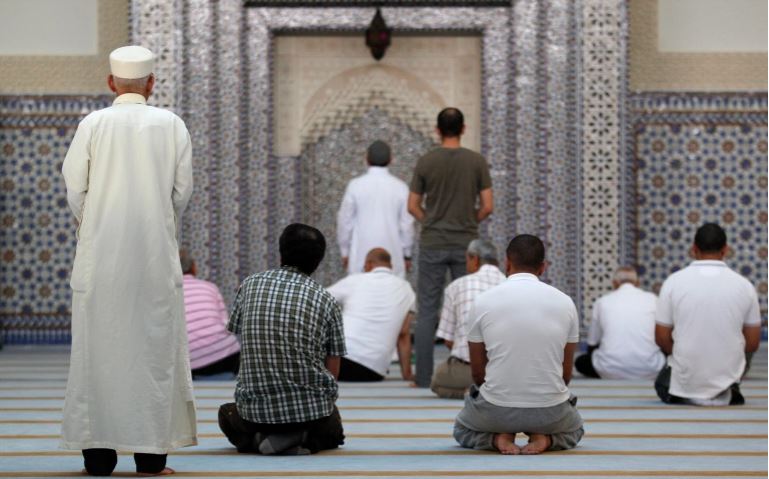 تقرير: زيادة مقلقة في عدد الاعتداءات على المسلمين بفرنسا عام 2020