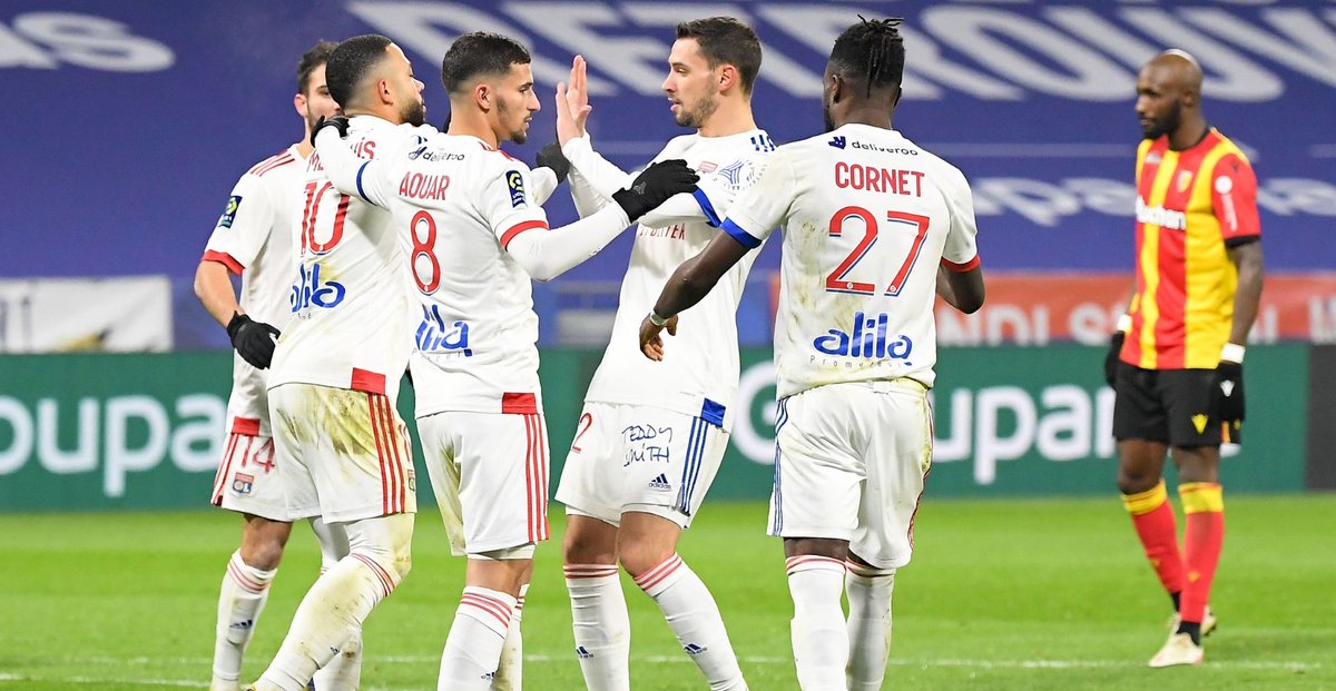 ليون يتغلب على لانس ويستمر في الصدارة وتعادل سان جيرمان وسانت إيتيان
