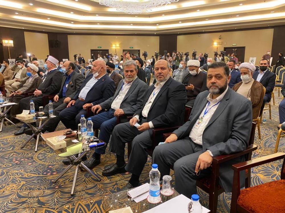 وفد من حماس يصل طهران للمشاركة بمؤتمر ولقاء كبار المسؤولين