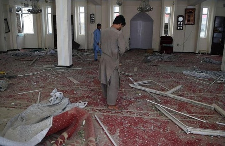 100 قتيل وجريح بتفجير مسجد للهزارة في أفغانستان