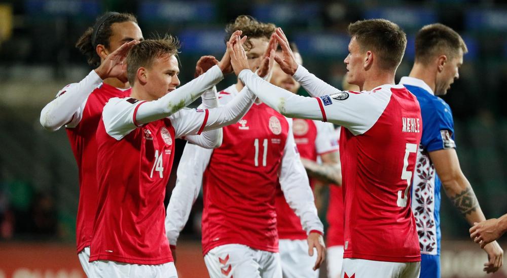 الدنمارك تحقق فوزها السابع تواليًا في تصفيات كأس العالم FIFA قطر 2022™
