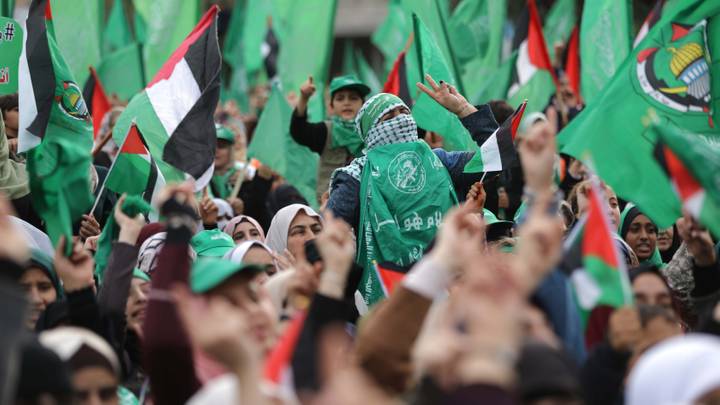 كويتيون يرفضون القرار البريطاني ضد حماس