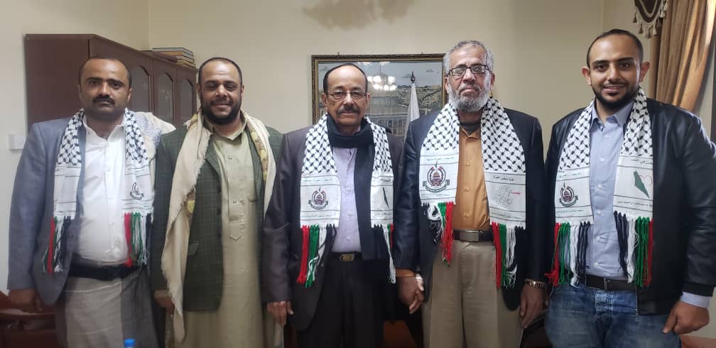 رئيس مجلس الشورى اليمني يزور مكتب حماس في صنعاء