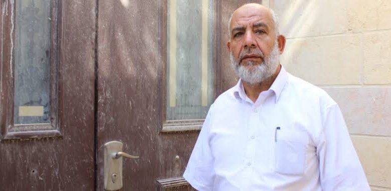 الاحتلال يستدعي الشيخ بكيرات للتحقيق ويمنع نجله من السفر