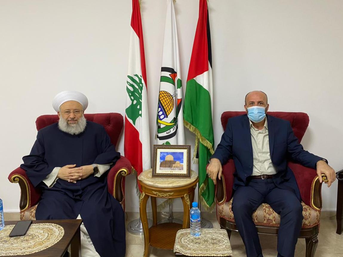 ممثل حماس بلبنان يبحث مع رئيس علماء المقاومة مستجدات القضية