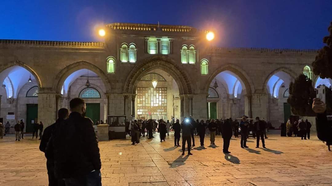 الآلاف يحيون فجر الأسيرات والأسرى بالمسجد الأقصى المبارك
