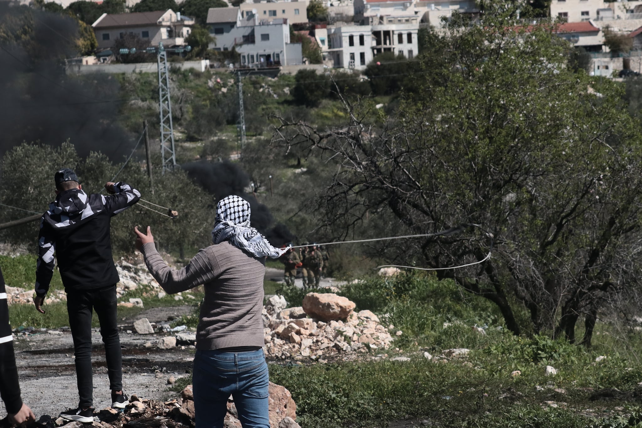 إصابات بالاختناق في مواجهات متفرقة مع الاحتلال بالضفة