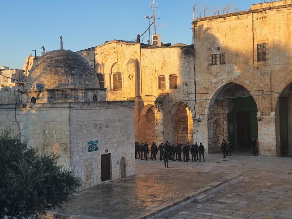 انتشار مكثف لقوات الاحتلال بالمسجد الأقصى