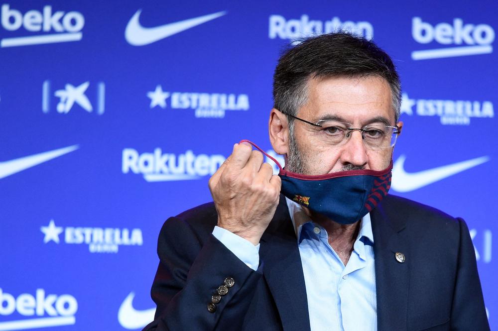 الشرطة تلقي القبض على بارتوميو رئيس برشلونة السابق