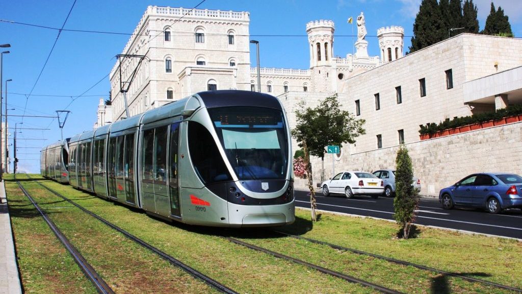 مخطط استيطاني لتسيير قطار يربط مستوطنات شمالي الضفة بـ تل أبيب