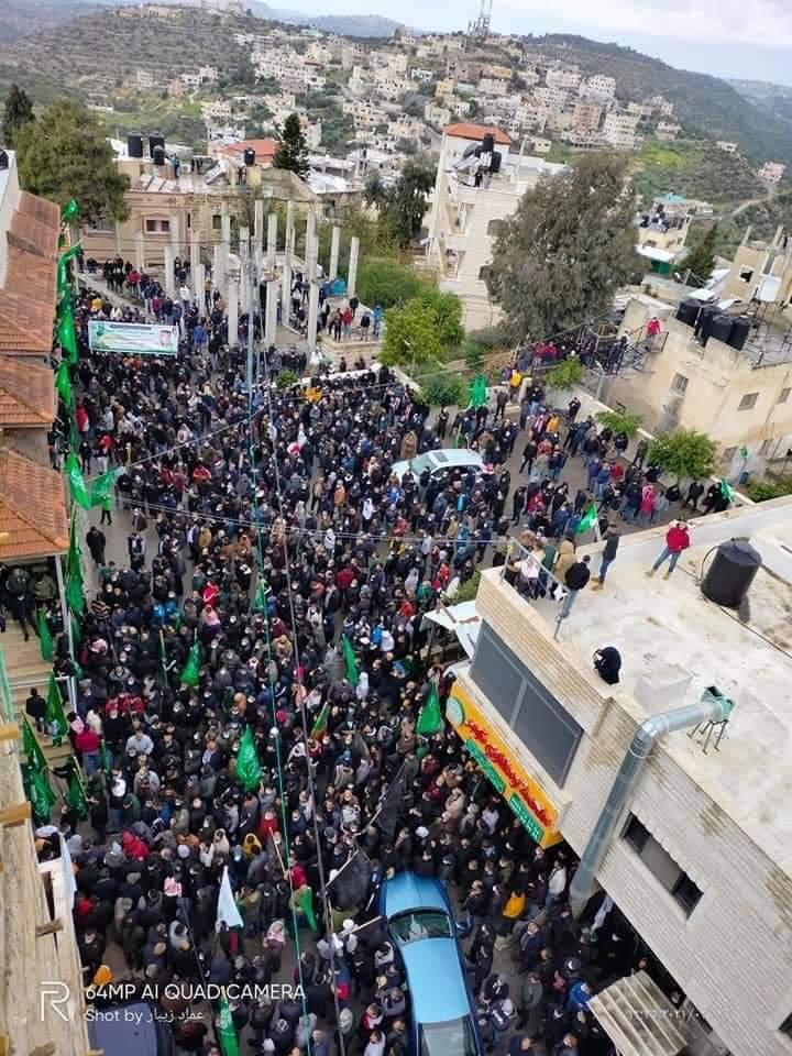 حماس: الحشد الجماهيري بجنازة أبو عاصف دليل على شعبية نهج المقاومة