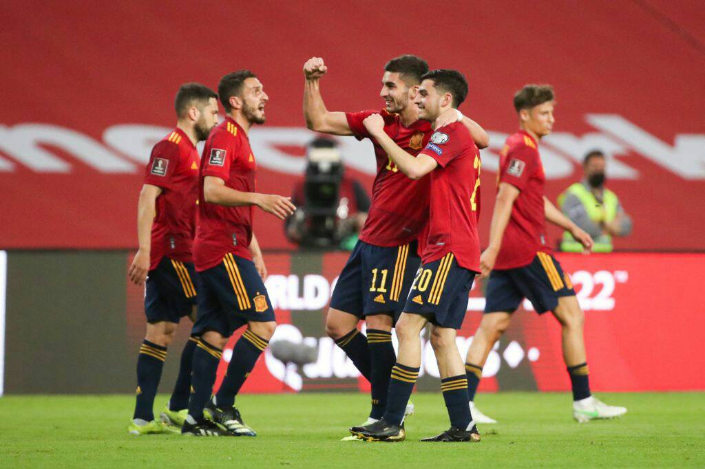 إسبانيا تتصدر مجموعتها بفوز سهل على كوسوفو