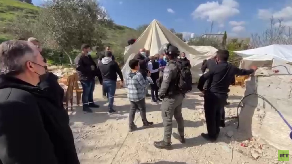 الاحتلال يهدم خيمة مأوى عائلة عليان في العيسوية