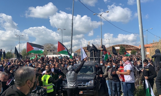 جمعة غضب بأم الفحم.. مظاهرات حاشدة ضد الجريمة وتواطؤ شرطة الاحتلال