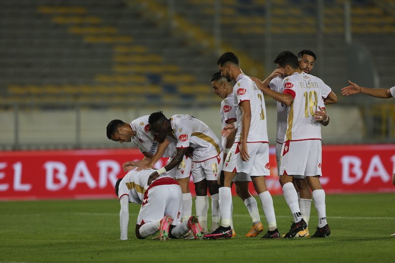 الوداد المغربي يضع قدماً في ربع النهائي وتعثر الأهلي المصري