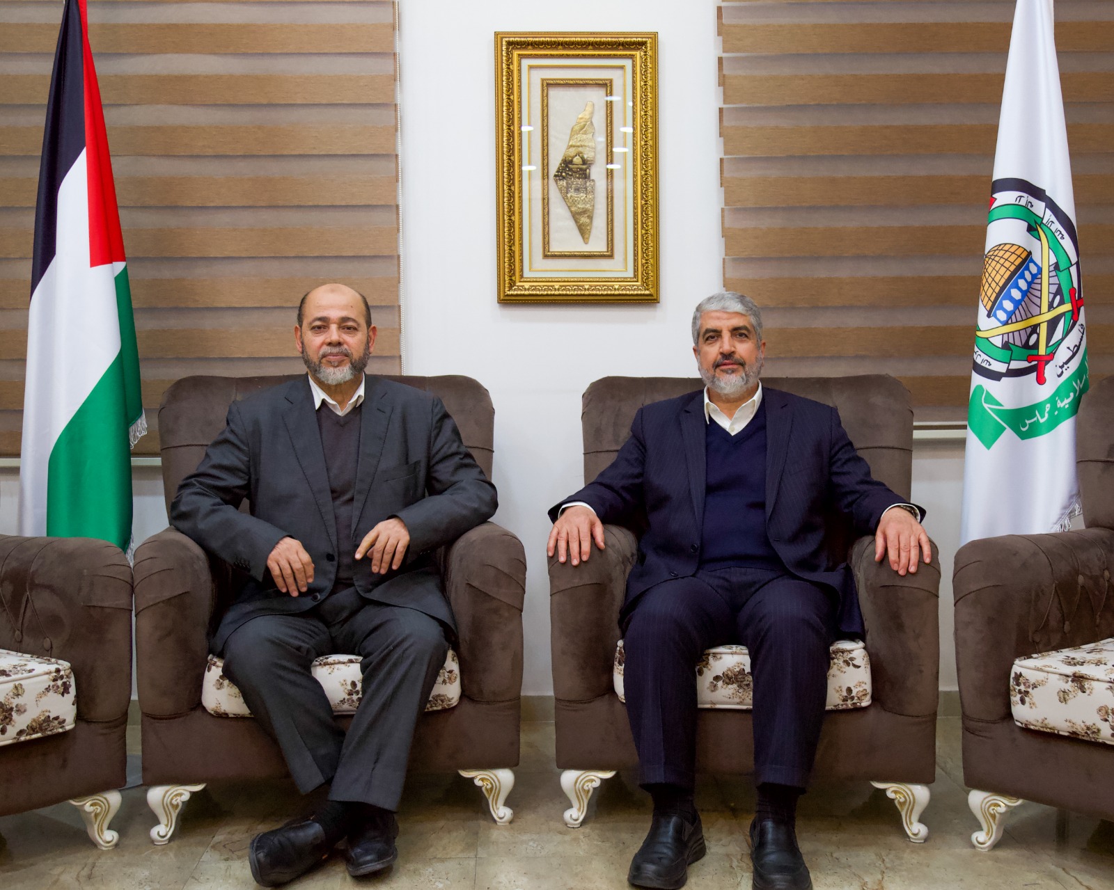 حماس تنتخب مشعل رئيسًا لها في الخارج وأبو مرزوق نائبًا له