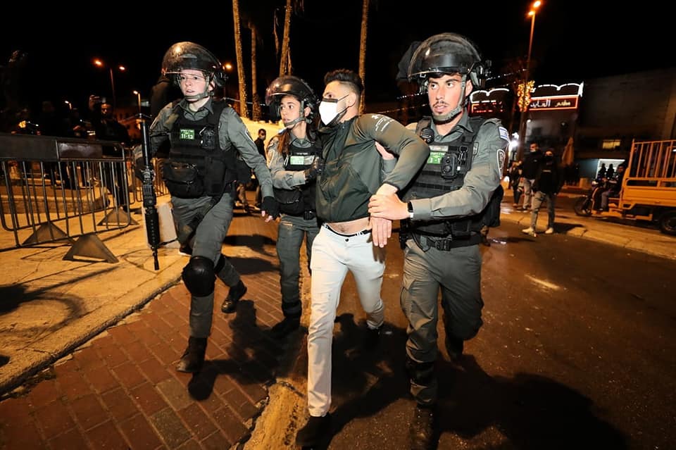الاحتلال يعتقل عددًا من المواطنين في الضفة والقدس