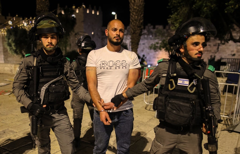 الاحتلال يعتقل 45 مواطنًا من القدس منذ فجر السبت