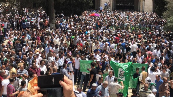 مسيرة في المسجد الأقصى عقب صلاة الجمعة دعمًا للمقاومة