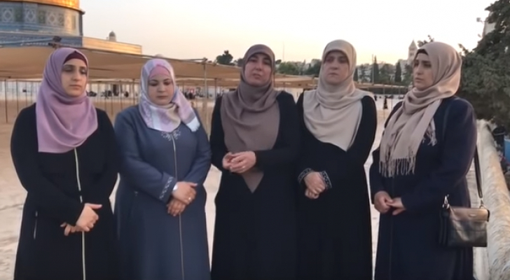 فتيات الأقصى.. متطوعات في خدمة زوار المسجد في رمضان