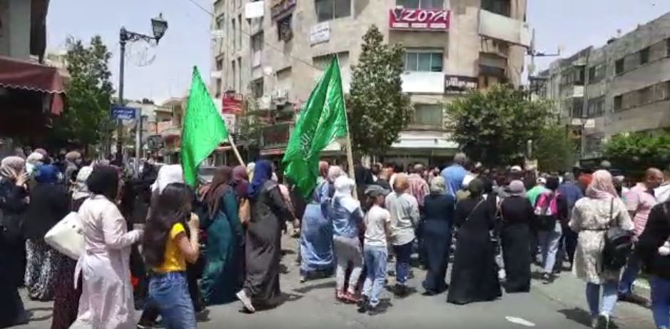 حماس تنظم مسيرة وسط رام الله نصرة للقدس