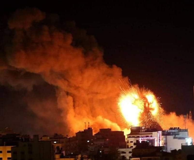 عشرات الغارات الإسرائيلية على غزة طيلة الليل